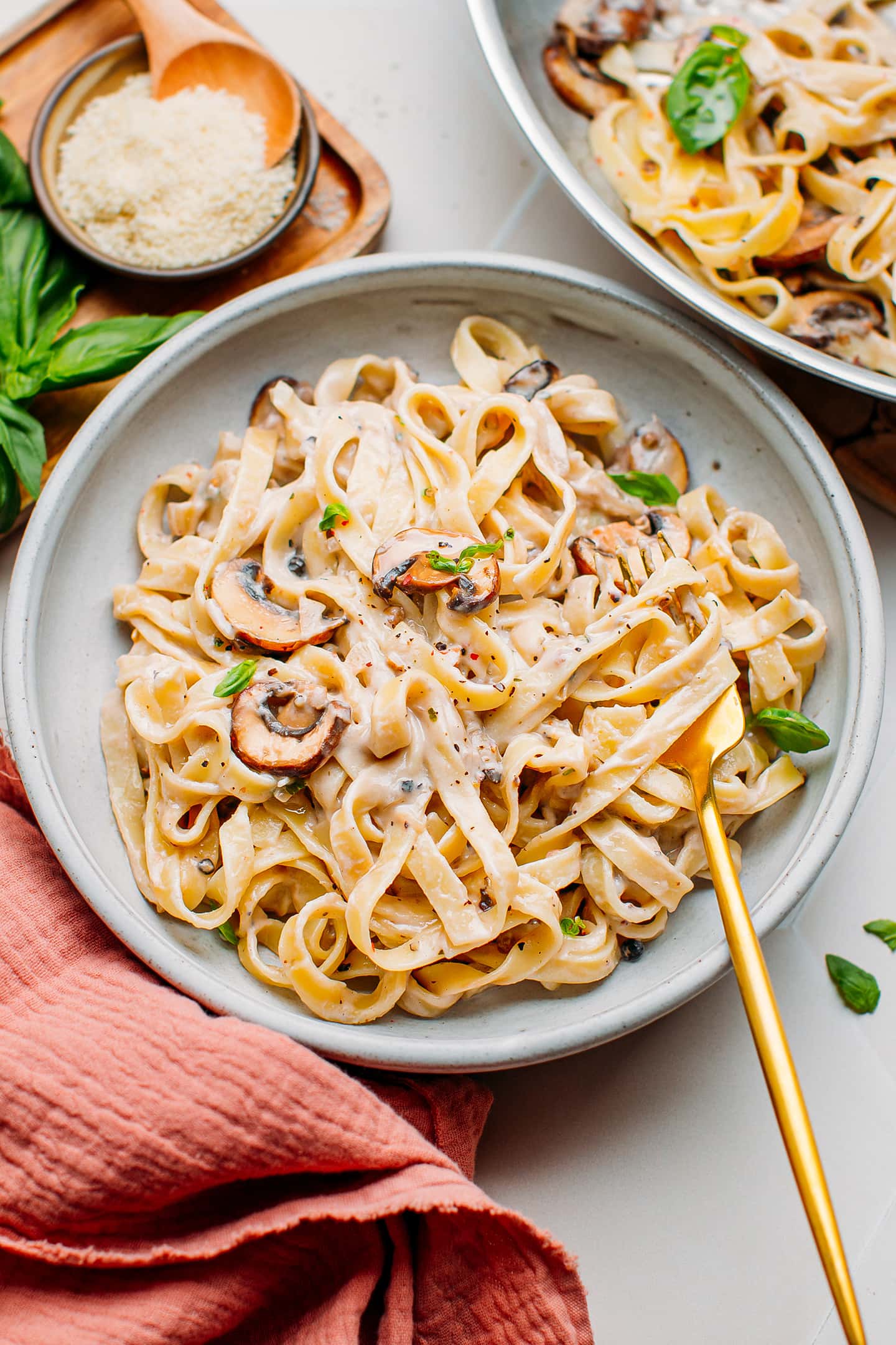 Easy Vegan Mushroom Pasta with Peppercorn Sauce